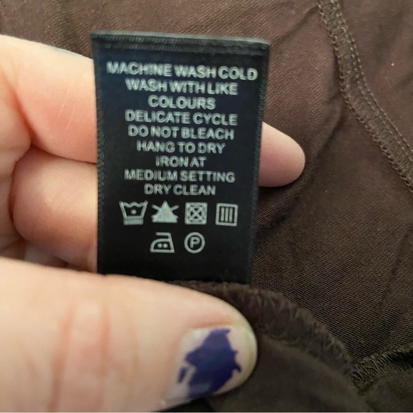 💥5/$25 Studio by Liz Claiborne‎ women’s brown tunic  in size medium - Picture 8 of 8